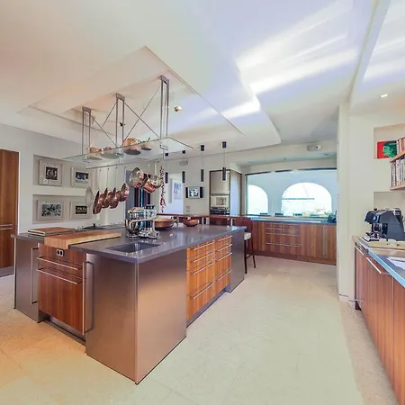 Villa Il Piazzo Sleeps 14 With Pool And Air Con Menaggio