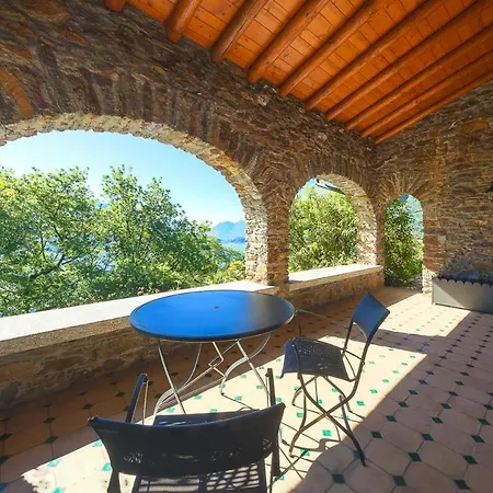 Il Piazzo Sleeps 14 With Pool And Air Con Menaggio