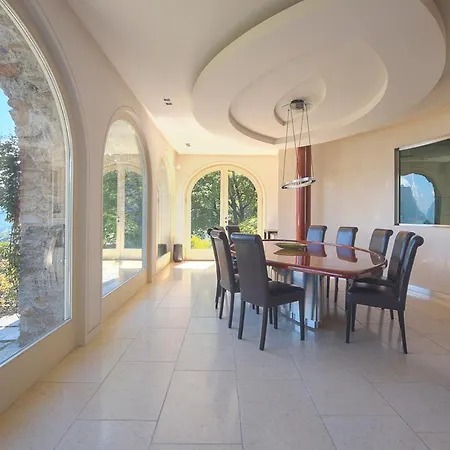 Il Piazzo Sleeps 14 With Pool And Air Con *
