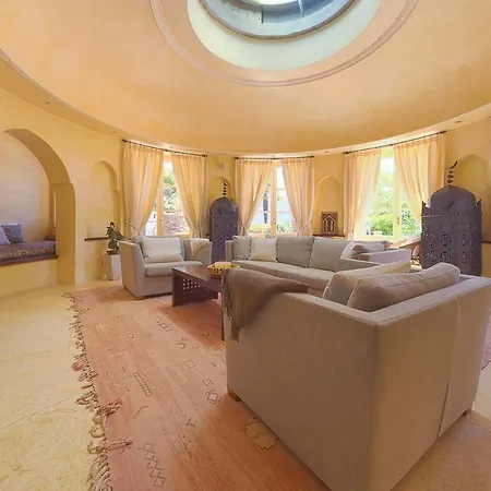 Il Piazzo Sleeps 14 With Pool And Air Con Villa